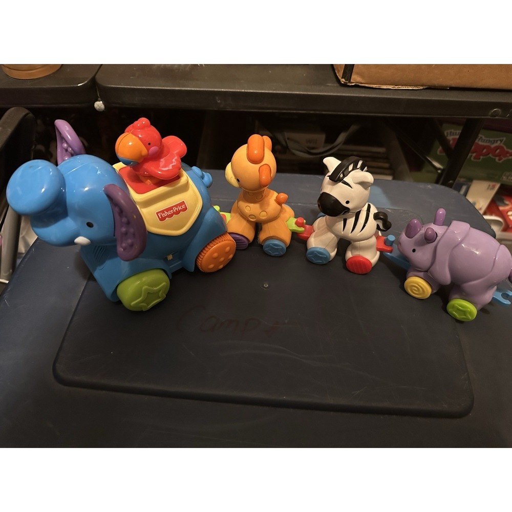 Fisher Price Amazing Animals Train Elephant Giraffe Zebra Rhino Musical Toy WORK